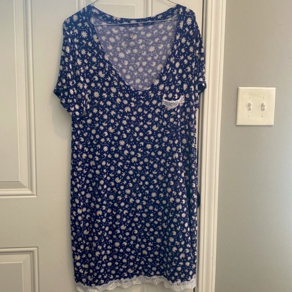 Laura Ashley Blue Daisy White Lace Trim Short Sleeve Sleep Gown M